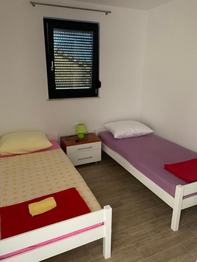 Apartmani Bella Vista Njivice Exterior foto